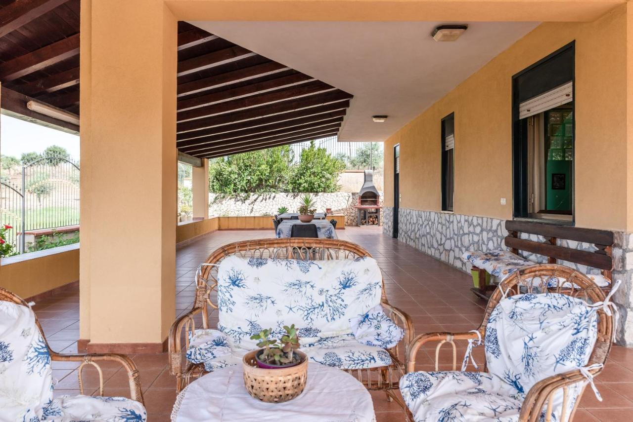 Villa Tre 's' Montallegro Esterno foto